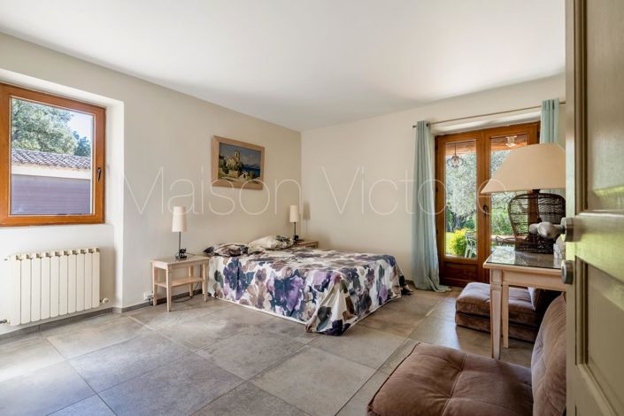 Image No.21-5 Bed House for sale