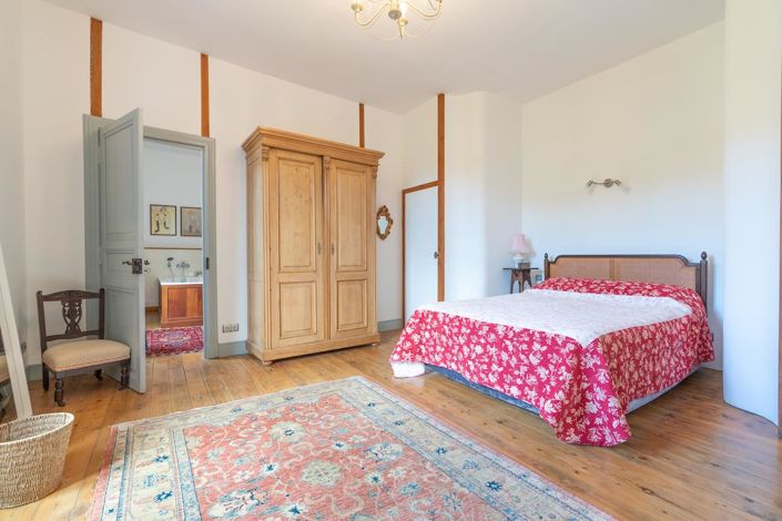 Image No.24-4 Bed House for sale