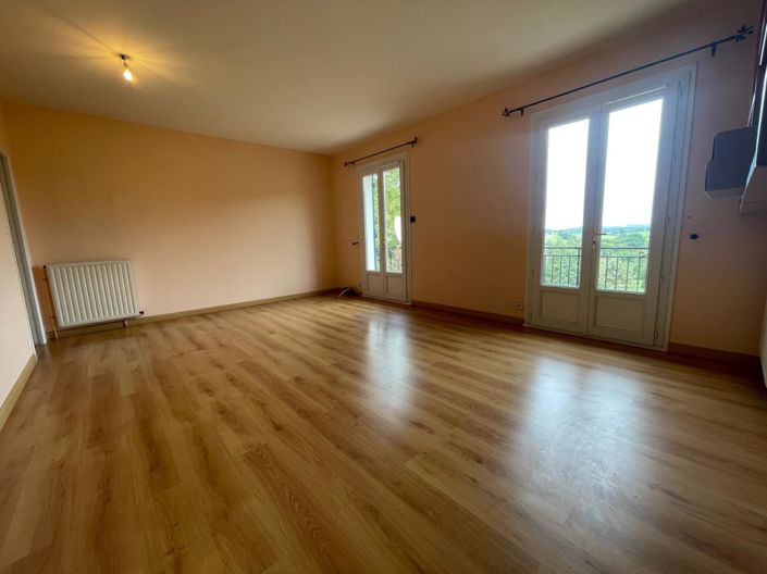 Image No.10-3 Bed House for sale