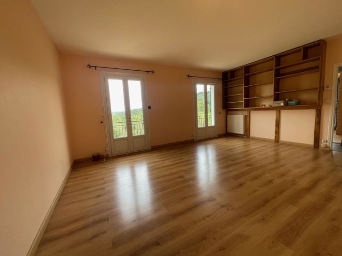 Image No.9-3 Bed House for sale