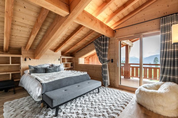 Image No.11-3 Bed House for sale