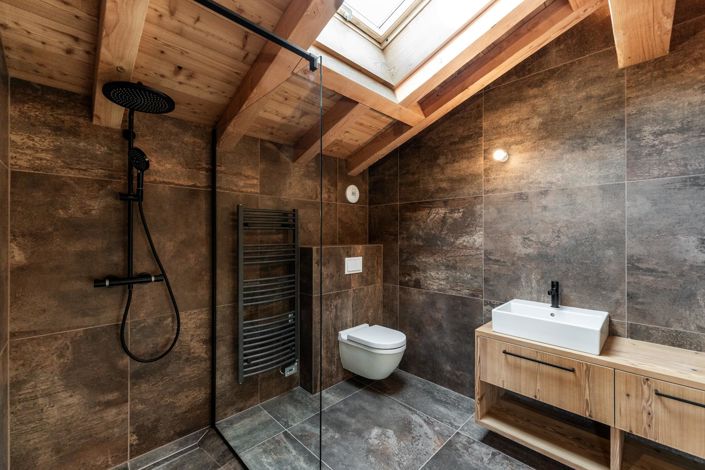 Image No.17-3 Bed House for sale