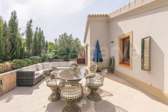 Image No.21-4 Bed House for sale