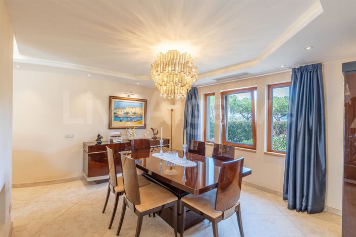 Image No.27-4 Bed House for sale