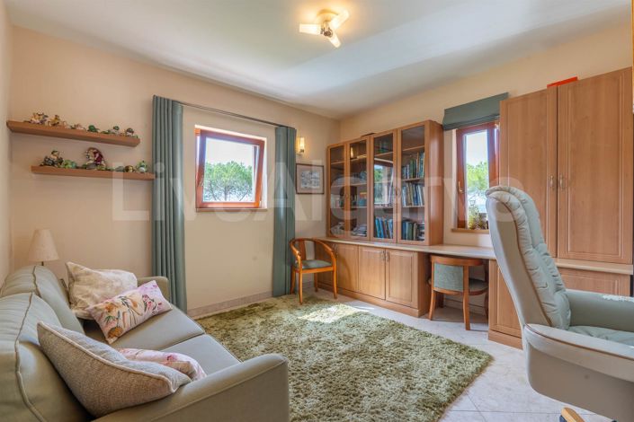 Image No.29-4 Bed House for sale