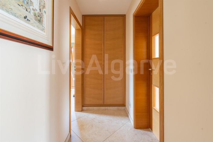 Image No.31-4 Bed House for sale