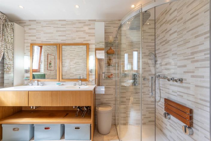 Image No.38-4 Bed House for sale