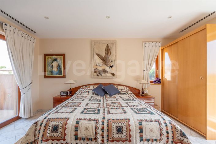 Image No.45-4 Bed House for sale