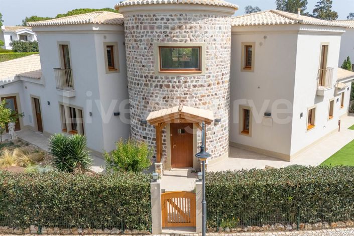 Image No.5-4 Bed House for sale