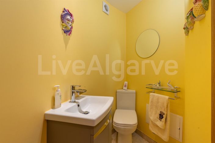 Image No.53-4 Bed House for sale