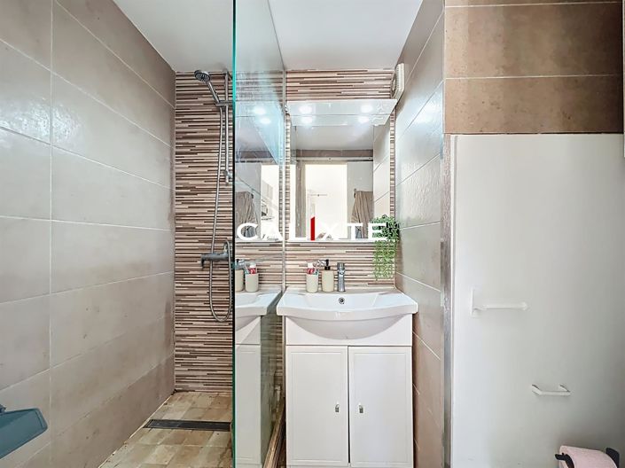 Image No.7-1 Bed House for sale