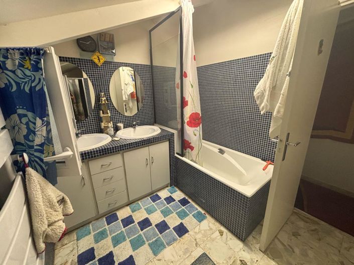 Image No.9-4 Bed House for sale