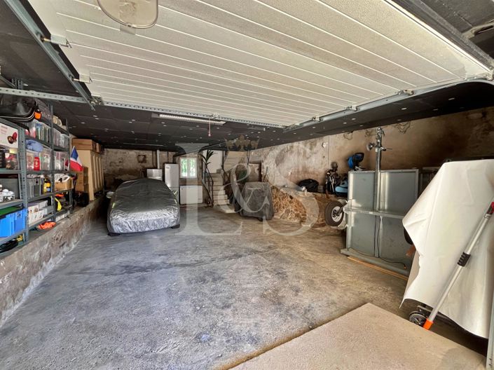 Image No.19-5 Bed House for sale