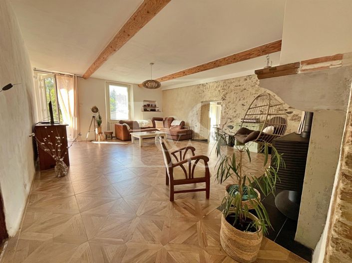 Image No.6-5 Bed House for sale