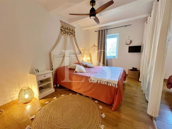 Image No.9-5 Bed House for sale