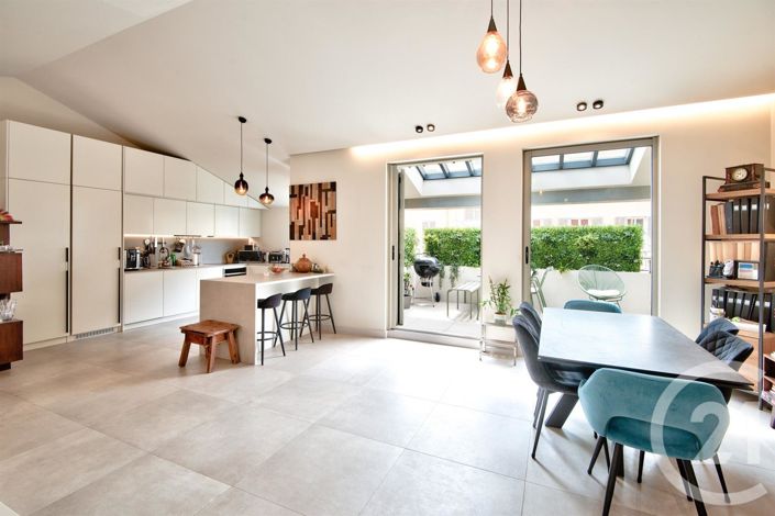 Image No.1-4 Bed Apartment for sale