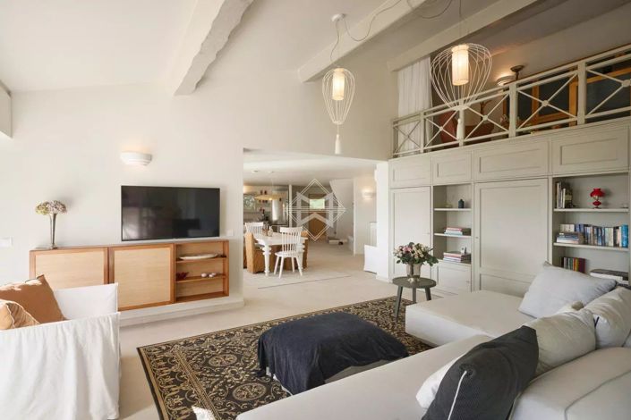 Image No.6-4 Bed House for sale