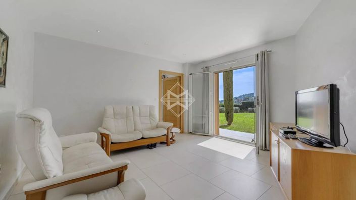 Image No.13-6 Bed House for sale