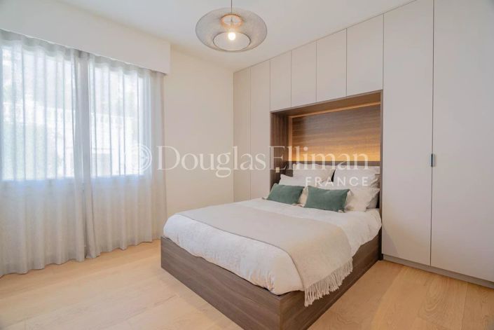 Image No.10-3 Bed Apartment for sale