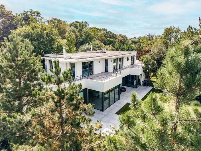 Image No.1-5 Bed House for sale