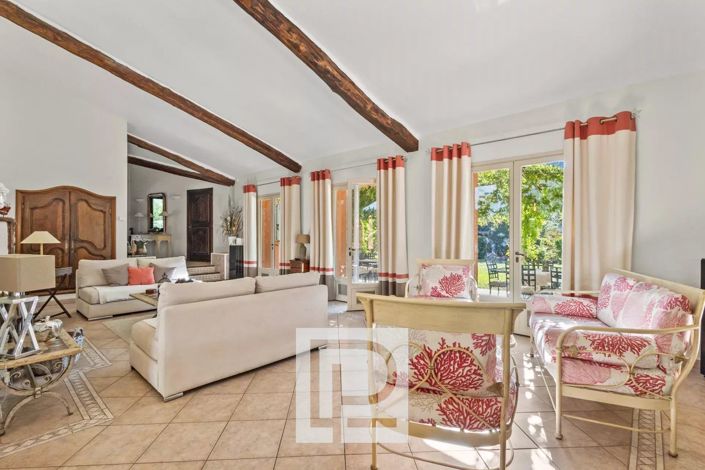 Image No.13-6 Bed House for sale