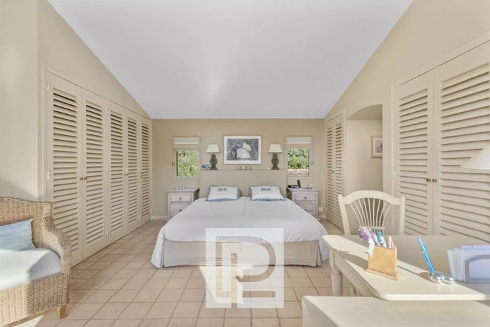 Image No.22-6 Bed House for sale