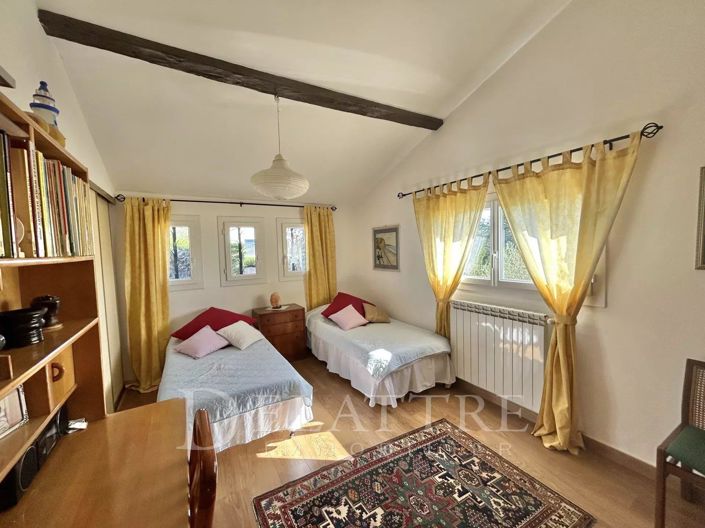 Image No.12-5 Bed House for sale