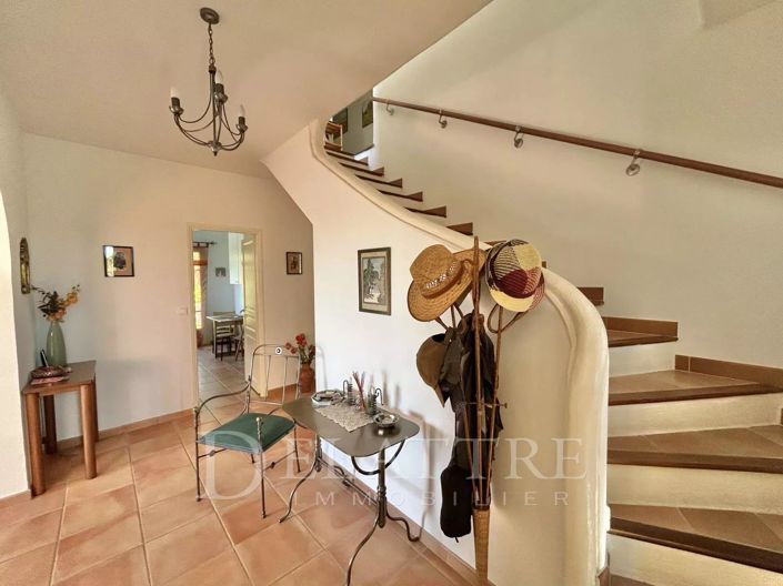 Image No.5-5 Bed House for sale