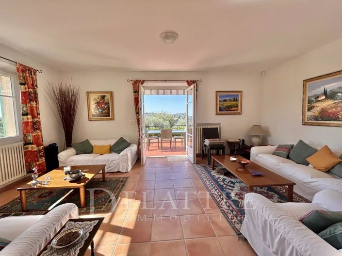 Image No.6-5 Bed House for sale