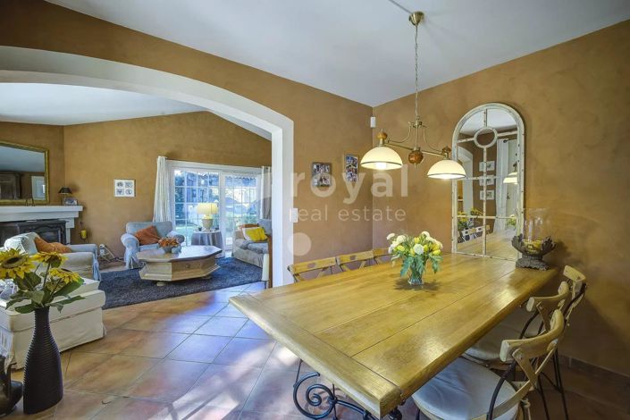 Image No.11-3 Bed House for sale