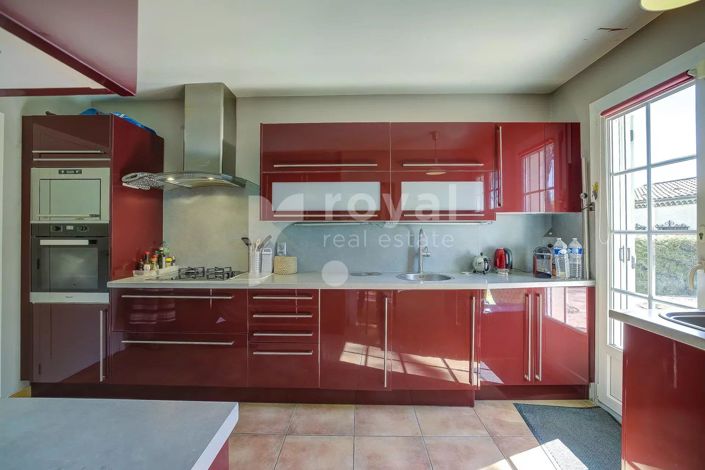 Image No.13-3 Bed House for sale