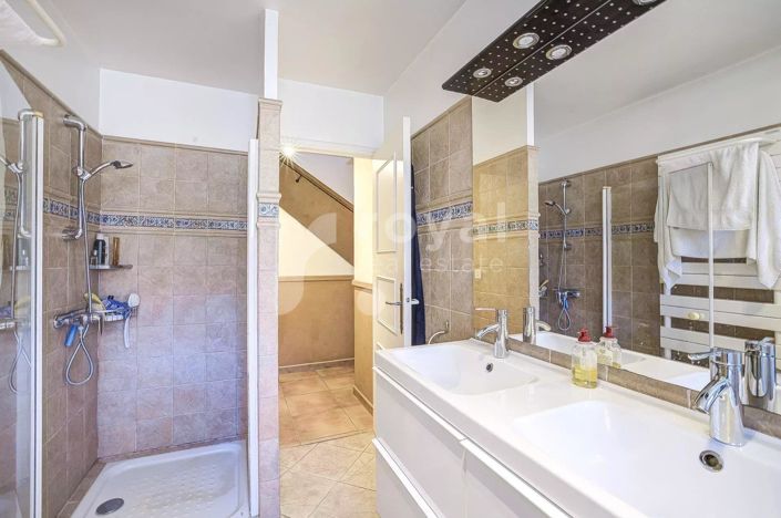 Image No.16-3 Bed House for sale