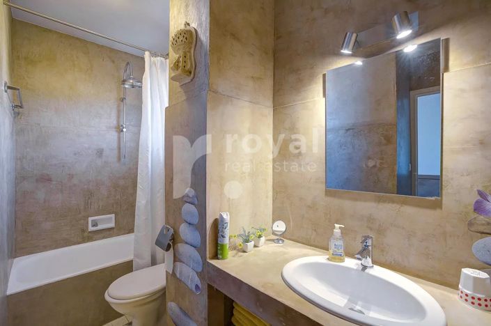 Image No.18-3 Bed House for sale