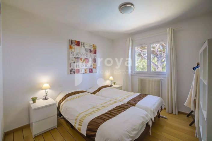 Image No.19-3 Bed House for sale