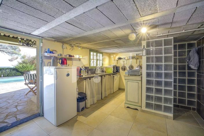 Image No.21-3 Bed House for sale