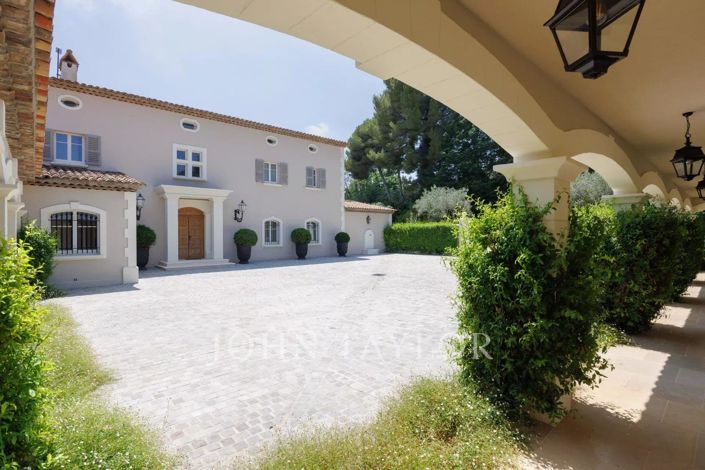 Image No.10-8 Bed House for sale