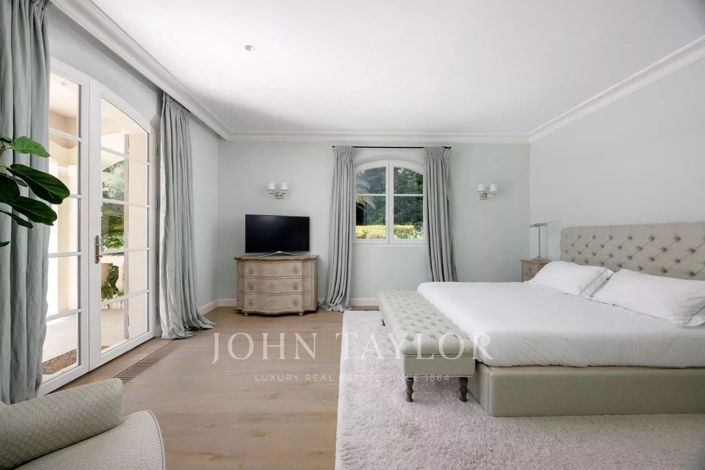 Image No.18-8 Bed House for sale