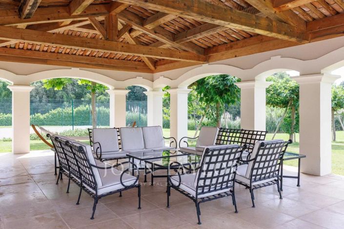 Image No.28-8 Bed House for sale