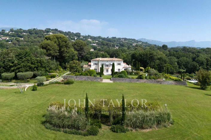 Image No.32-8 Bed House for sale