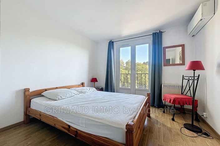 Image No.8-4 Bed House for sale