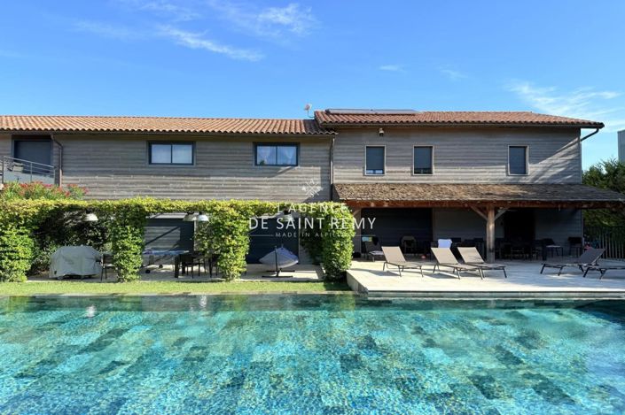 Image No.1-9 Bed House for sale