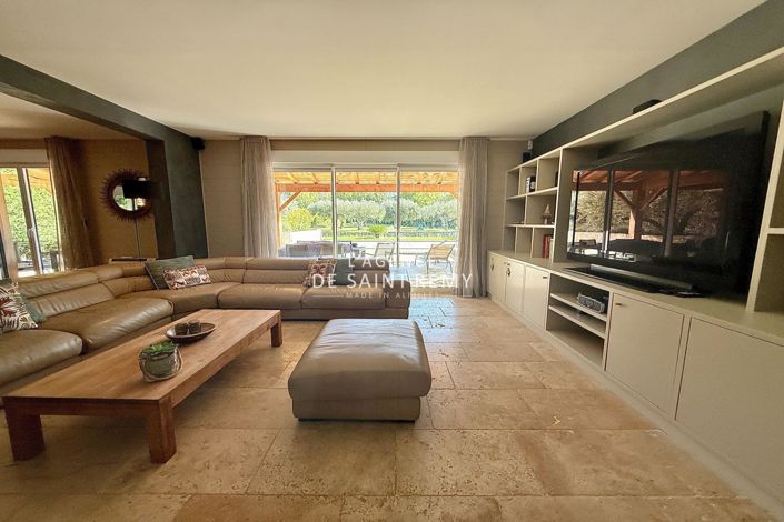 Image No.6-9 Bed House for sale