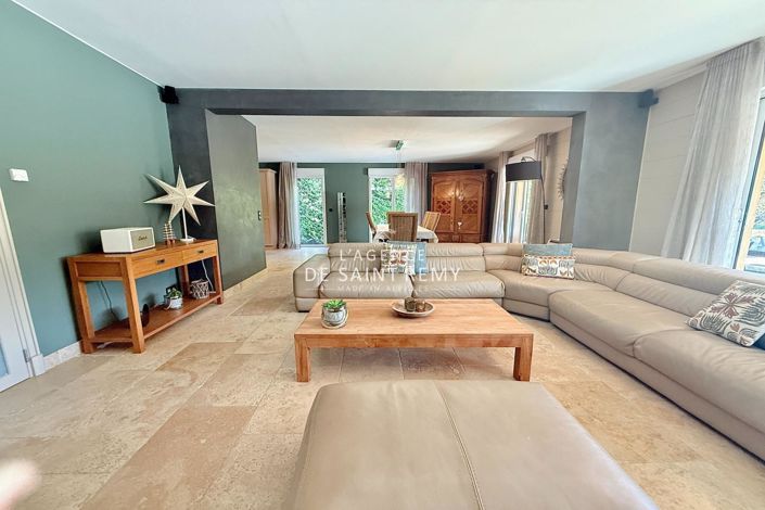 Image No.8-9 Bed House for sale