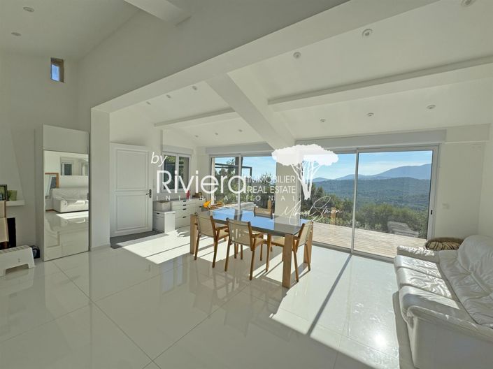 Image No.11-5 Bed House for sale