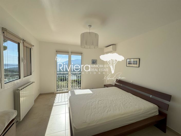 Image No.18-5 Bed House for sale