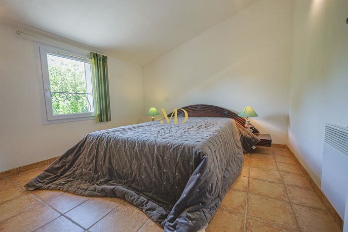 Image No.19-5 Bed House for sale