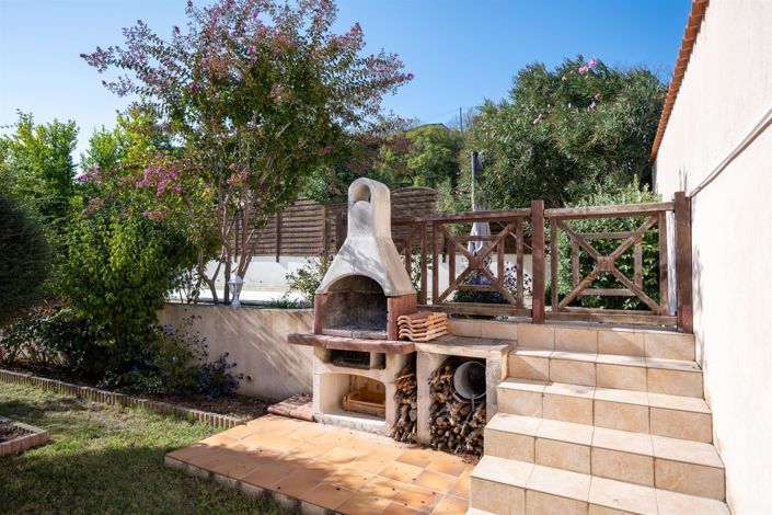 Image No.17-4 Bed House for sale