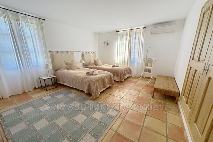 Image No.8-3 Bed House for sale