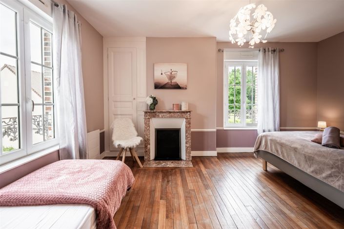 Image No.12-5 Bed House for sale