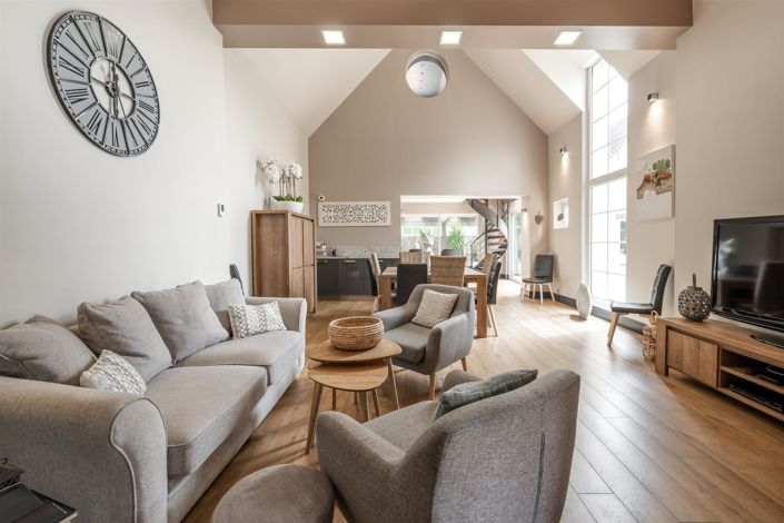 Image No.2-5 Bed House for sale